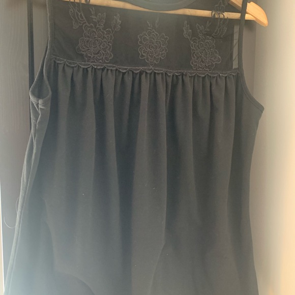 Nice black top - Picture 2 of 2